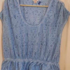 Light blue scoop neck top in XL